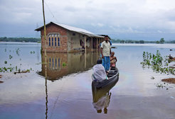 Climate change will make people homeless particularly in poorer countries. According to a climate game by Max Planck researchers, they are prepared to support climate protection measures if richer countries have already made a minimum effort.