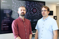 Dr. Michael Sieber (links) und Prof. Arne Traulsen vom Plöner Max-Planck-Institut für Evolutionsbiologie schlagen einen neuen Erklärungsansatz für den Ursprung von Symbiosen vor.