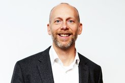 John Baines leitet die Sektion für Evolutionäre Medizin am Institut für Experimentelle Medizin der CAU und eine Arbeitsgruppe am Max-Planck-Institut für Evolutionsbiologie, Plön.