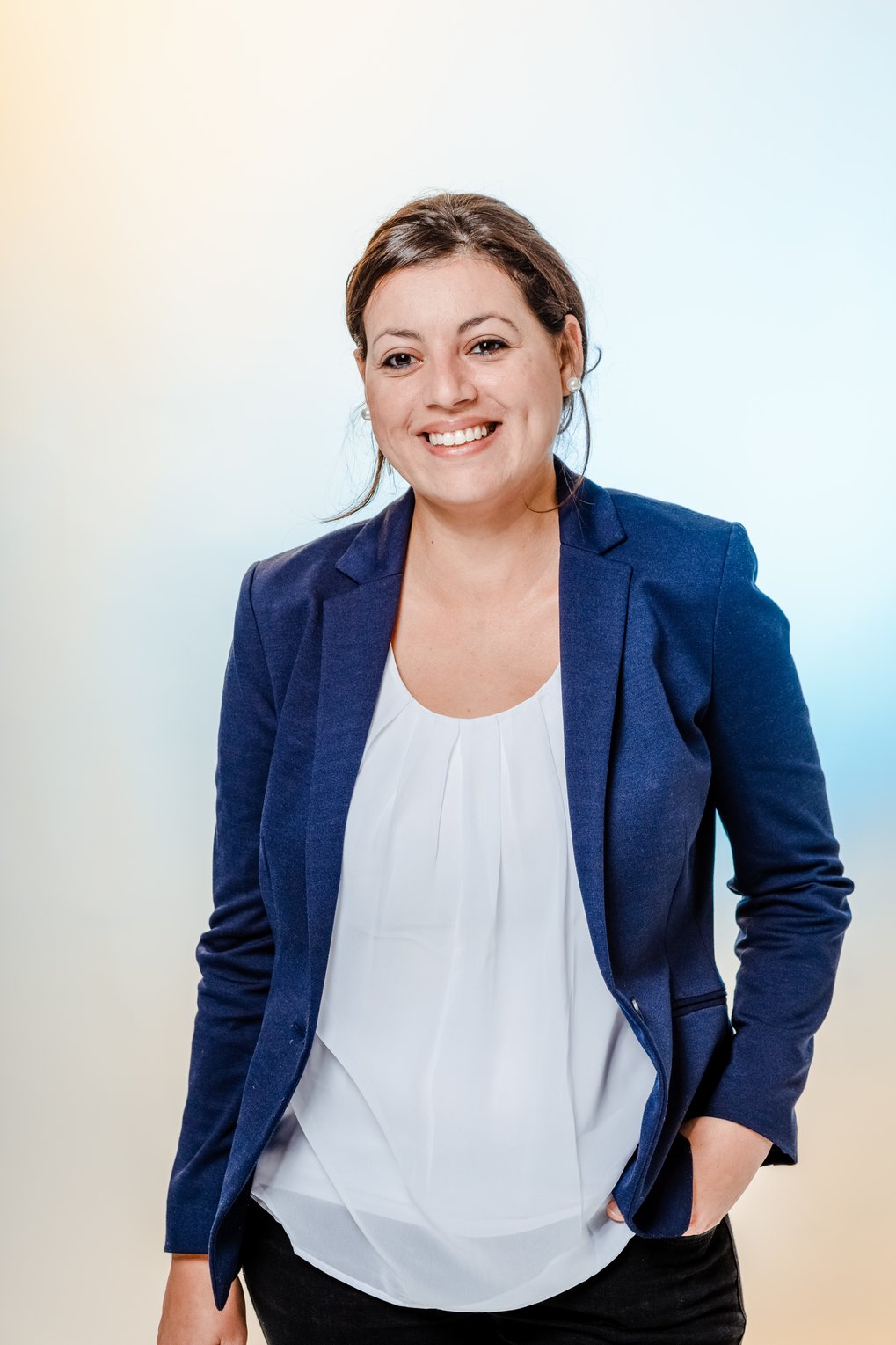 Dr.  Meriem  Belheouane